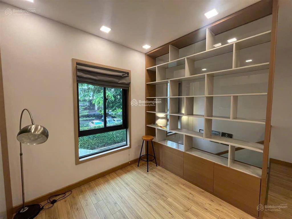 Cho thuê biệt thự valora fuji 13mx13m 2l3pn gần liên phường, đỗ xuân hợp.  0901 193 ***