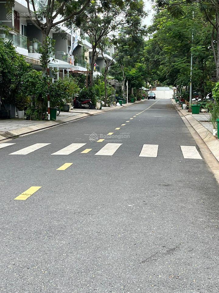 Cho thuê nhà rio vista từ 16tr gần gia hòa, đỗ xuân hợp 5x15m 3 lầu 4pn, gara.  0901 193 ***