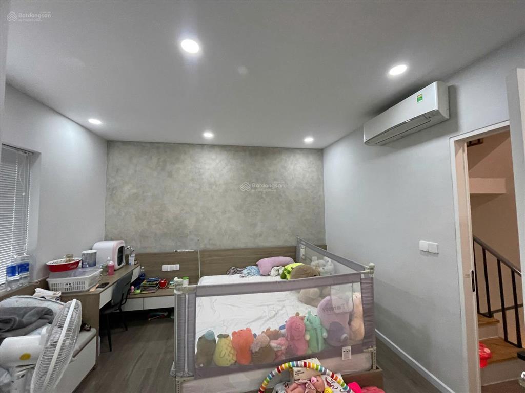 Cho thuê nhà rio vista từ 16tr gần gia hòa, đỗ xuân hợp 5x15m 3 lầu 4pn, gara.  0901 193 ***