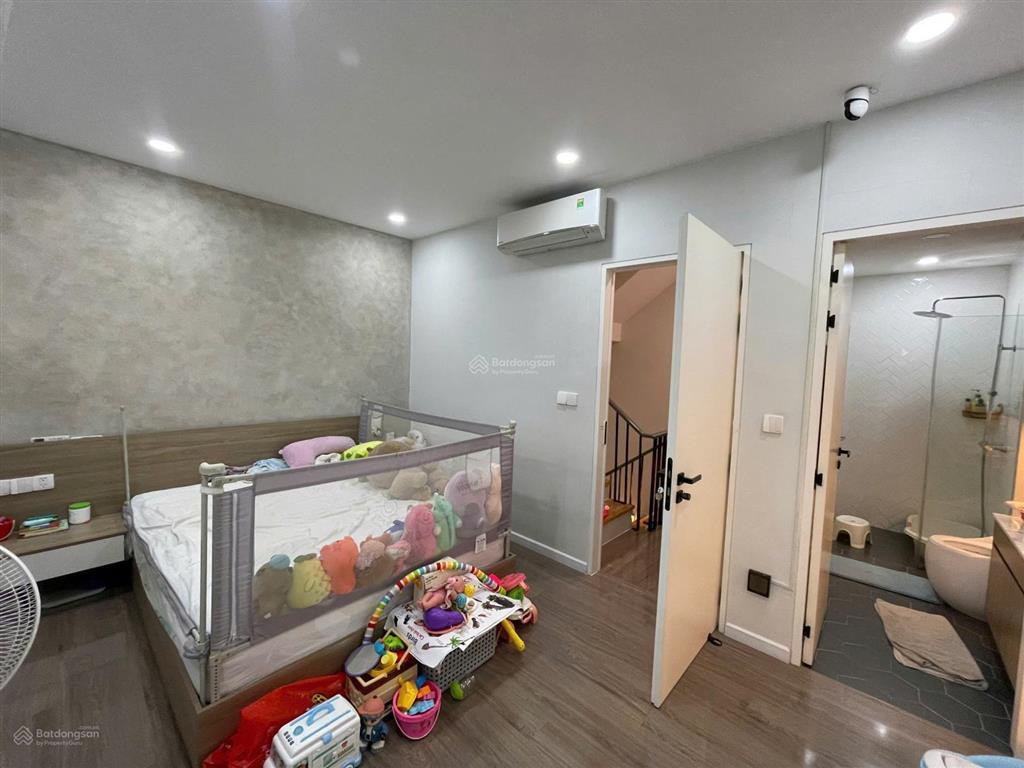 Cho thuê nhà rio vista từ 16tr gần gia hòa, đỗ xuân hợp 5x15m 3 lầu 4pn, gara.  0901 193 ***