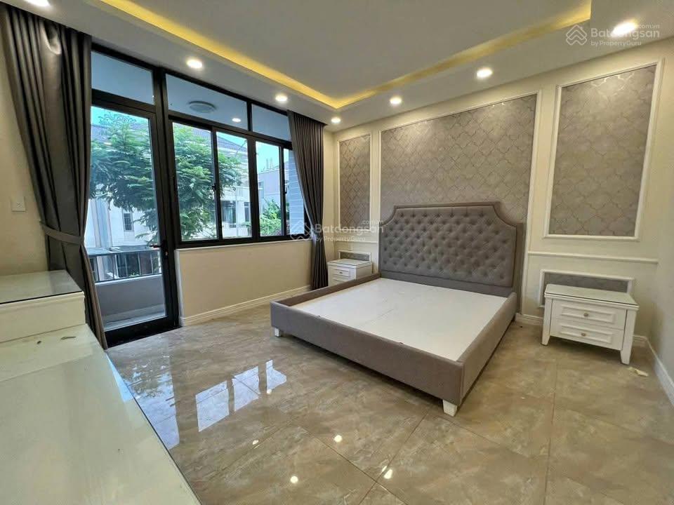 Cho thuê biệt thự ngay gần đỗ xuân hợp, global, gia hoà 10x20m 3l4pn...  0901 193 ***