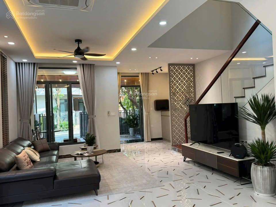 Cho thuê biệt thự ngay gần đỗ xuân hợp, global, gia hoà 10x20m 3l4pn...  0901 193 ***