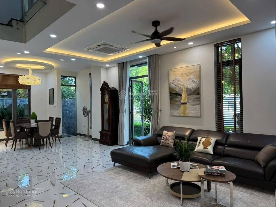 Cho thuê biệt thự ngay gần đỗ xuân hợp, global, gia hoà 10x20m 3l4pn...  0901 193 ***