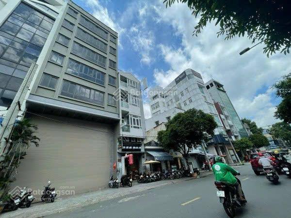 Bán gấp tòa nhà đường lũy bán bích tân phú 6.5x22m hầm 7 tầng hđt 160tr/tháng giá 35 tỷ