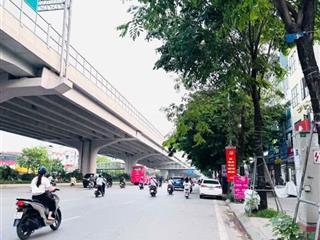 Bán nhà mặt phố phạm văn đồng, bắc từ liêm, hn, vỉa hè đá bóng, phù hợp làm văn phòng, kinh doanh..
