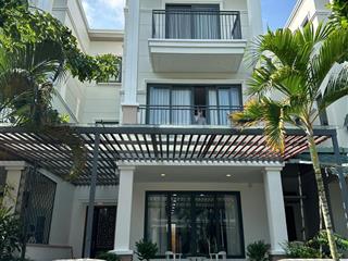 Bán biệt thự nine south  nhà bè 122,5m2 full nội thất. giá 18,2ty (tl)  0905 642 *** gia hoan!