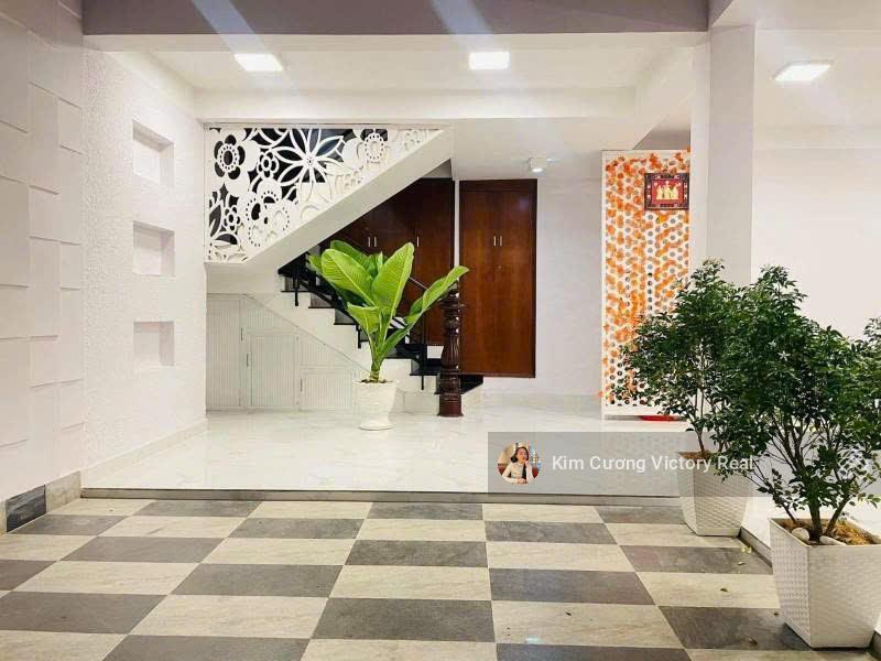 Bán nhà hẻm 4m phạm văn hai, trường sa gần chợ phạm văn hai  dt 6.3x10m  3 tầng  giá 7.7 tỷ tl