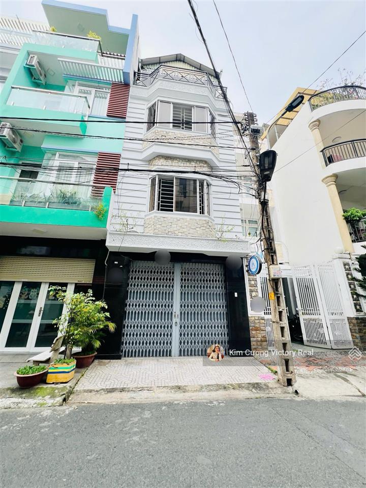 Chỉ hơn 8 tỷ bán nhà hxh 6m đồng đen, gần bàu cát 1 dt 3.8x16.2m 2 lầu