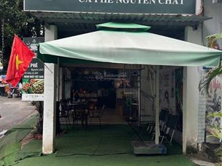 Bán gấp nhà góc 2 mặt tiền ngay chợ bình chánh, đang cho thuê 15 tr/tháng (4,5mx18m), giá 950 triệu