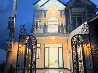 Tôi kẹt tiền bán gấp nhà ở ngay chợ bình chánh, đang cho thuê 14 tr/ tháng, 5mx17,1m, giá 1 tỷ 050.