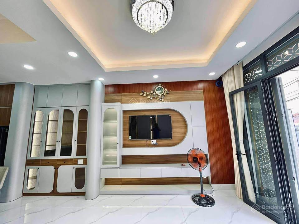 Bán gấp căn nhà 2 lầu siêu đẹp ở ngay chợ bờ ngựa, đường hưng nhơn, 5mx21m, giá 1 tỷ 4