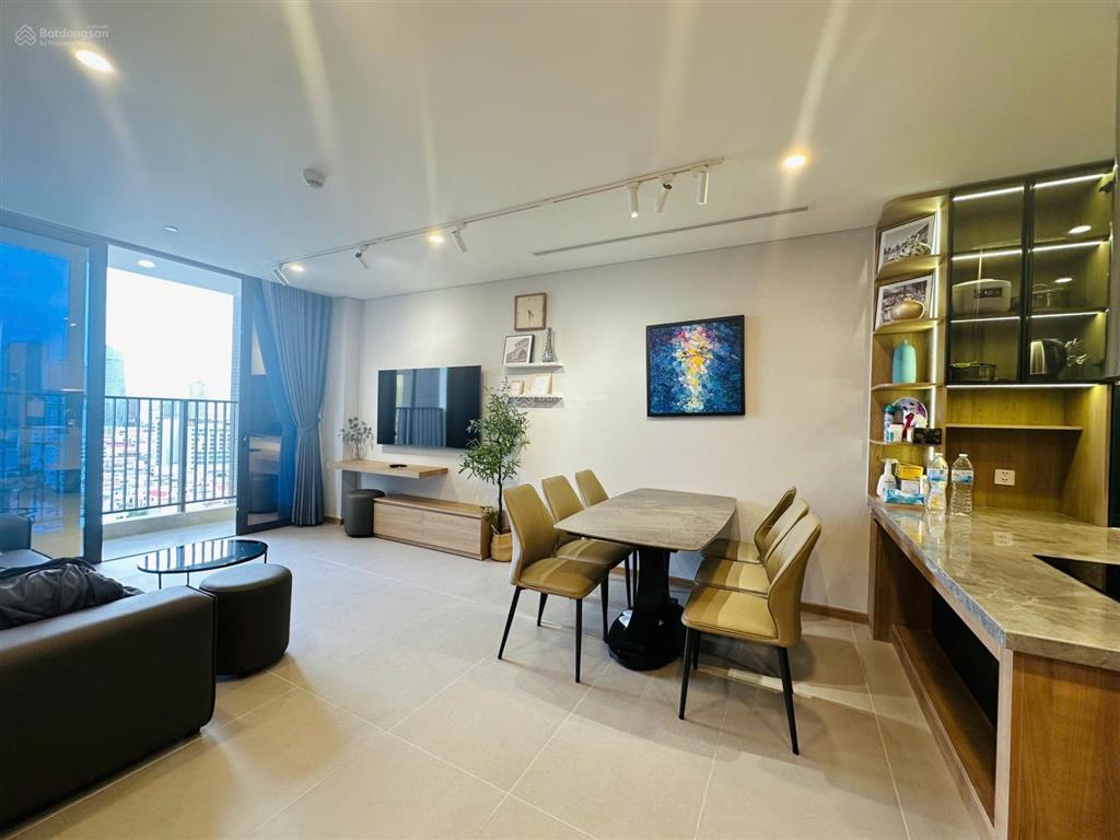 Bán căn 2pn 68 m2, tầng 16, view sông hàn và pháo hoa, full nội thất, cho thuê 23 triệu/tháng