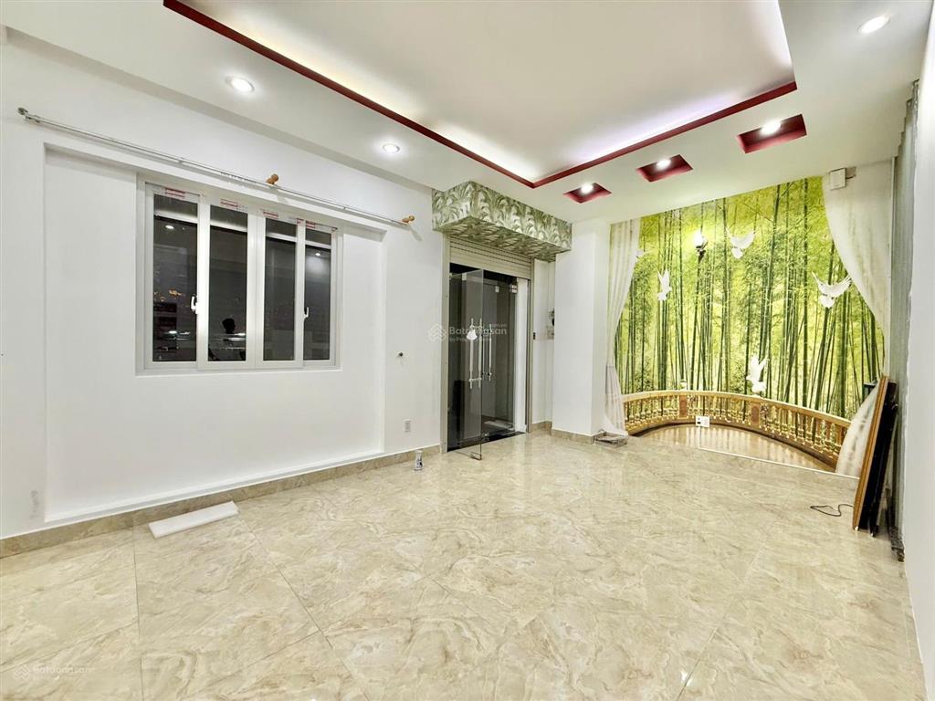 Mặt bằng cho thuê văn phòng  kinh doanh hơn 90m2 ở cuối dương bá trạc quận 8 có phòng riêng mới