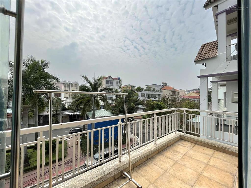 Căn hộ 1 phòng ngủ 40m2 có ban công thoáng ngay kế chung cư topaz  siêu thị parc mall quận 8