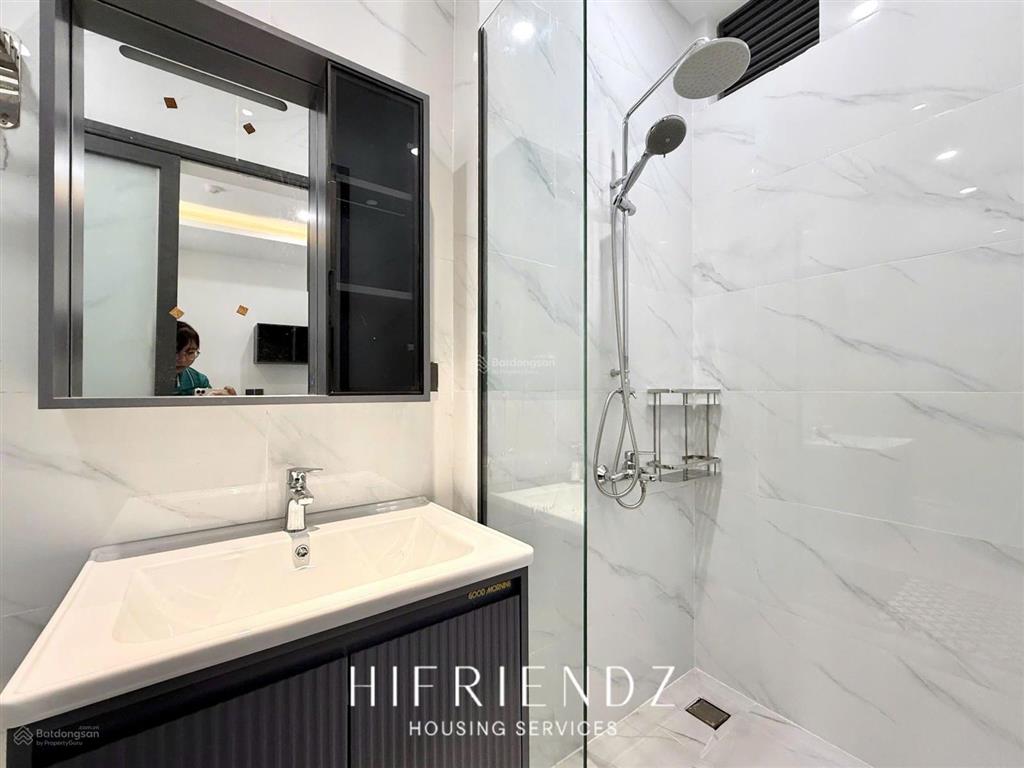 Cho thuê căn hộ 40m2 cực thoáng  có thang máy  đường lê hồng phong gần chợ bàu sen quận 5