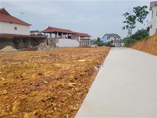 Còn mấy lô f0, em đã xây xong ranh giới cho các bác rồi ạ 100m2 full thổ cư  giá vài trăm triệu