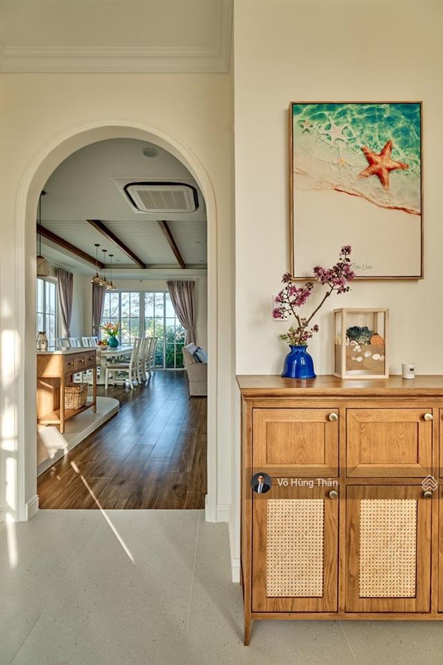 Biệt thự đơn lập đầy đủ nội thất rất đẹp, giá 5,4 tỷ nằm trên trục đường lớn, chủ nhà thiện chí