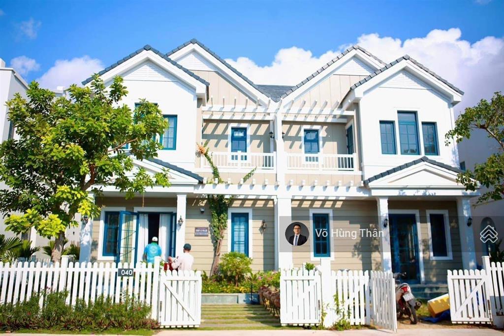 Biệt thự đơn lập đầy đủ nội thất rất đẹp, giá 5,4 tỷ nằm trên trục đường lớn, chủ nhà thiện chí