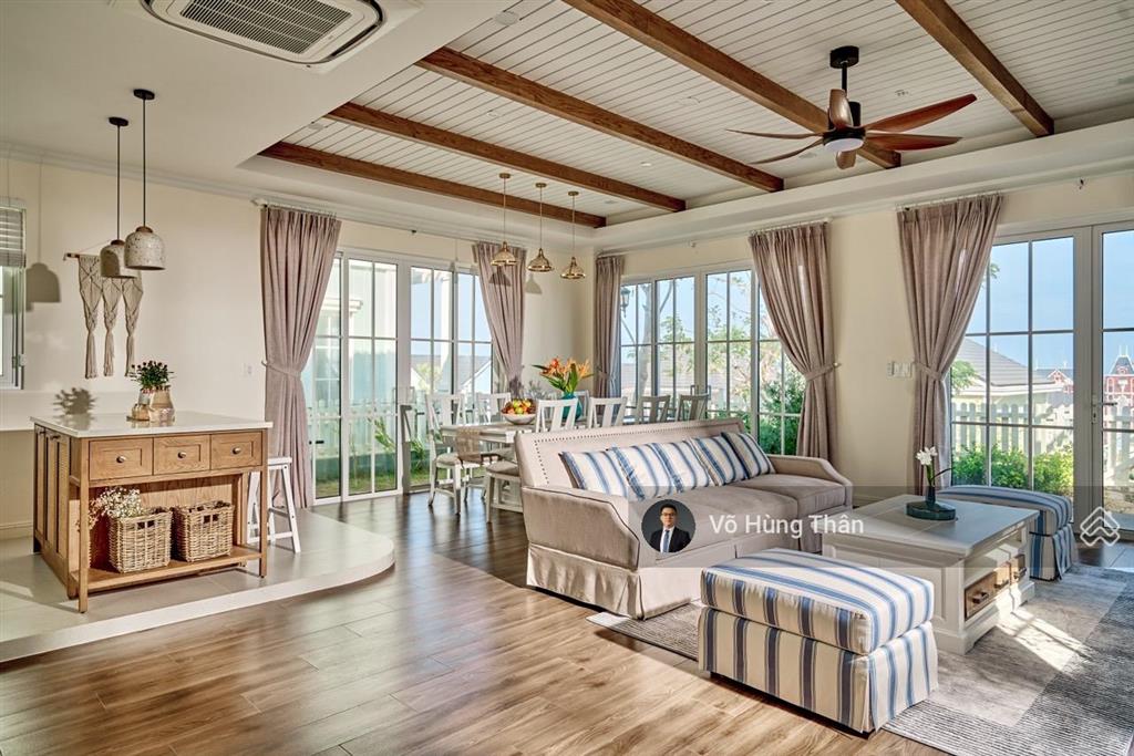 Biệt thự đơn lập đầy đủ nội thất rất đẹp, giá 5,4 tỷ nằm trên trục đường lớn, chủ nhà thiện chí