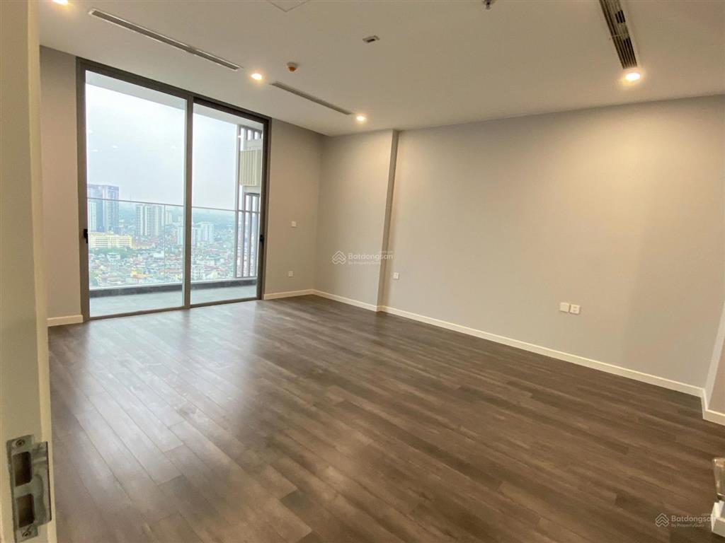Hot! cho thuê chung cư sunshine center  phạm hùng. 160m2, 4 ngủ, đồ cơ bản. 25 triệu. 0971 337 ***