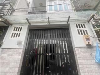 Nhà 3 tầng sát cạnh gigamall 4 pn  đang cho thuê 10tr/ tháng  shr  chỉ 4. x tỷ tl  cực hiếm