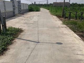 Bán 1210m2 mặt tiền đường đan 3m 20 x 51 x 60 m có 300 m2 thổ cư giá 5 tỷ 500 triệu 0902 365 ***