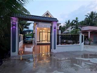 Bán nhà vườn xinh xinh 500 m2 thổ cư nhà mới đấy đủ tiện nghi , không gian rộng rãi, xe đậu sân