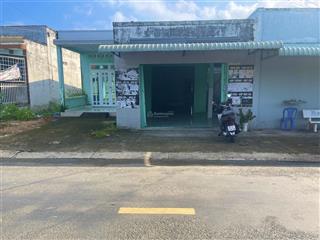 Nhà mặt tiền kinh doanh 5x25m, ngay trung tâm chợ ngã từ thanh phú long gần nhiều tiện ích