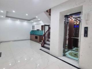Bán võ chí công 62m2 x 6 tầng thang máy giá 12.4 tỷ cầu giấy