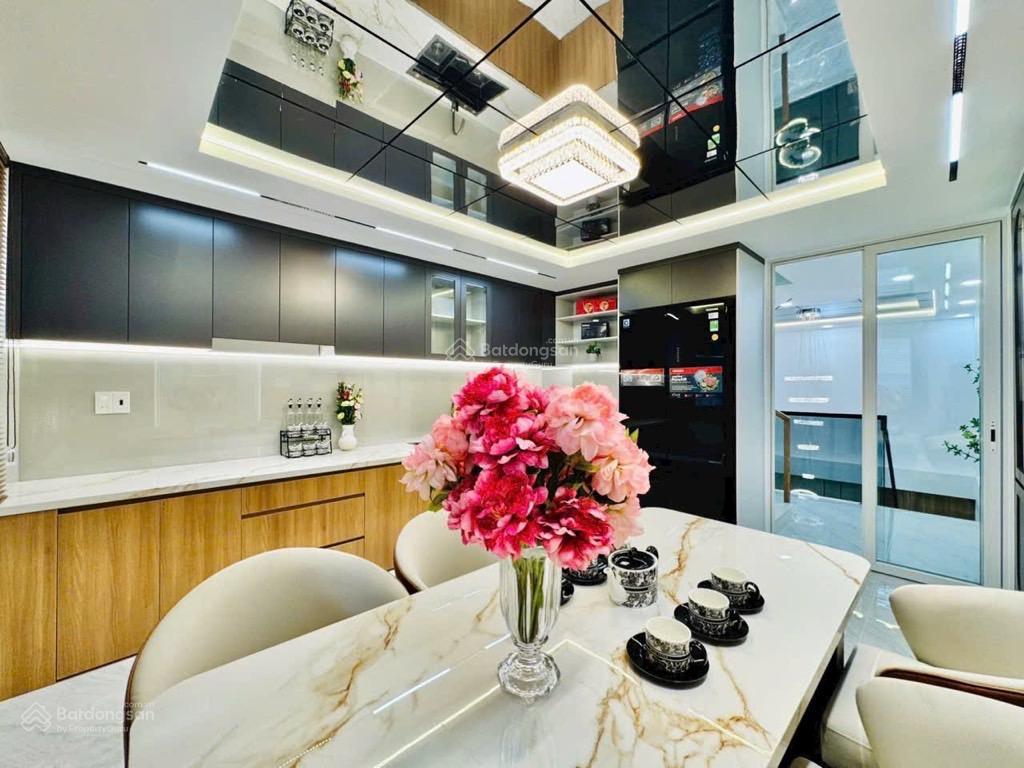 Nhà phố mới đẹp ở ngay , 95 m2, hxh huỳnh tấn phát, q.7, ngay phú mỹ hưng, chỉ 9.8 tỷ.