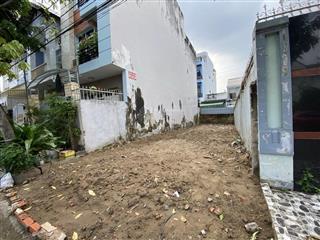 Bán gấp đất mặt tiền đường 8m, ngay chợ lý phục man, q.7, 4x10 , chỉ 4.3 tỷ.