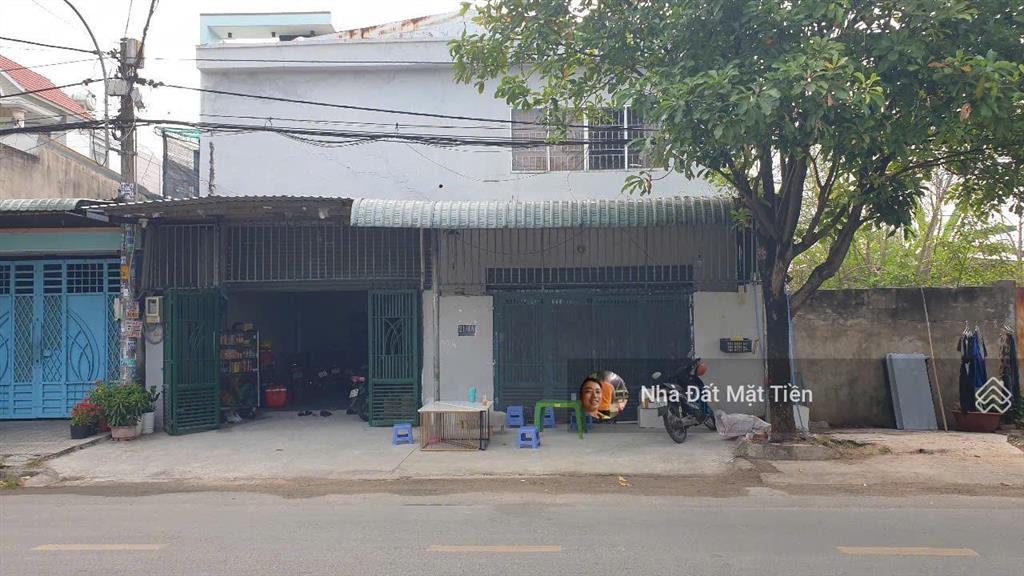 Nhà xưởng mặt tiền xtt 23 hóc môn diện tích 10m x 40m (thổ cư 385m2)