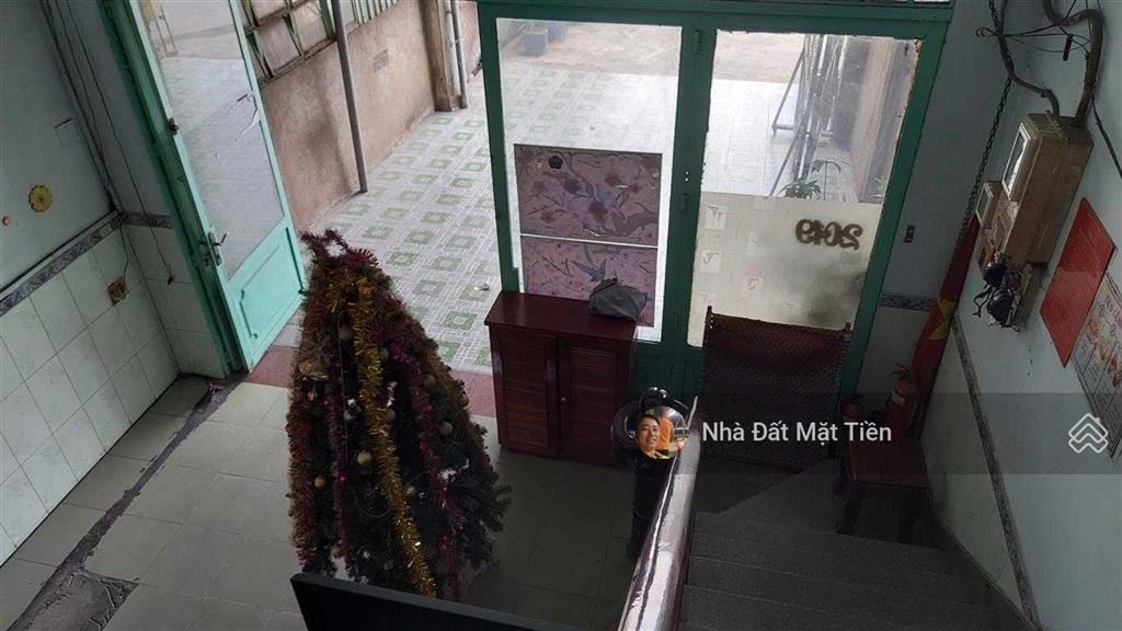 Khách sạn dt 640m2 sàn (22p) mặt tiền ql22, gần ngã 4 trung chánh, có pccc, ko bị lg ql22