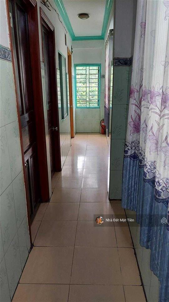Khách sạn dt 640m2 sàn (22p) mặt tiền ql22, gần ngã 4 trung chánh, có pccc, ko bị lg ql22