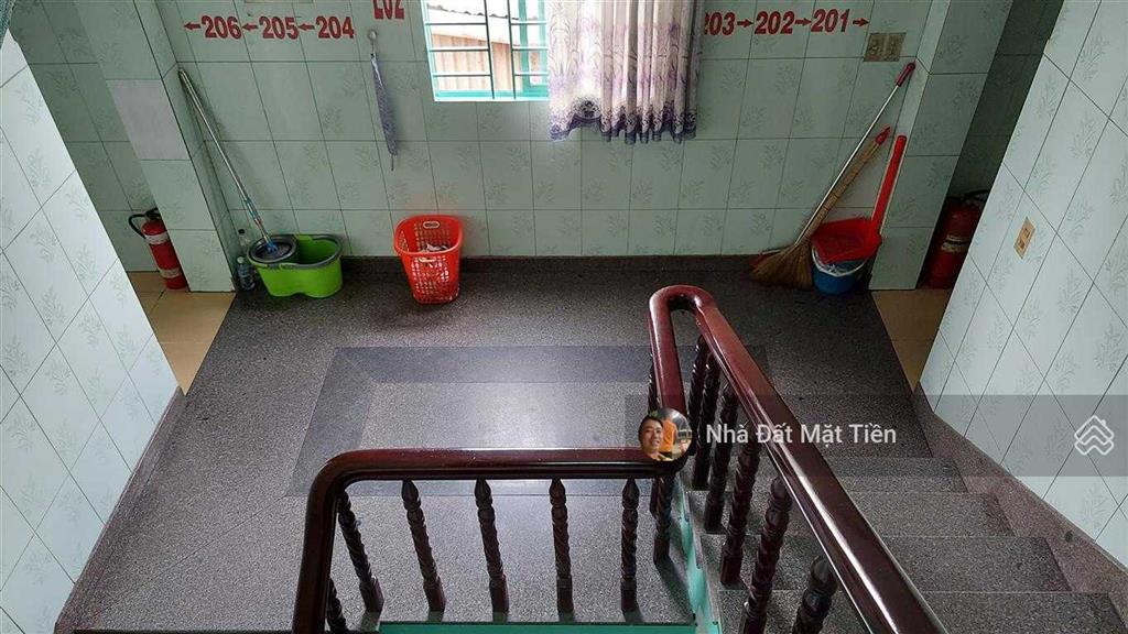 Khách sạn dt 640m2 sàn (22p) mặt tiền ql22, gần ngã 4 trung chánh, có pccc, ko bị lg ql22