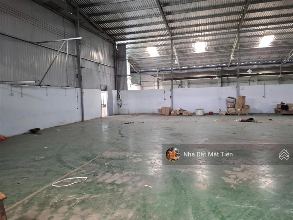 Hot  bán gấp nhà xưởng dt 1900m2 (35x55m) xã đức hòa thượng, đức hòa, long an