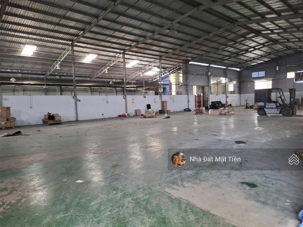 Hot  bán gấp nhà xưởng dt 1900m2 (35x55m) xã đức hòa thượng, đức hòa, long an