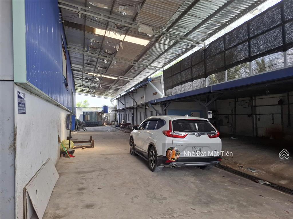 Hot  bán gấp nhà xưởng dt 1900m2 (35x55m) xã đức hòa thượng, đức hòa, long an