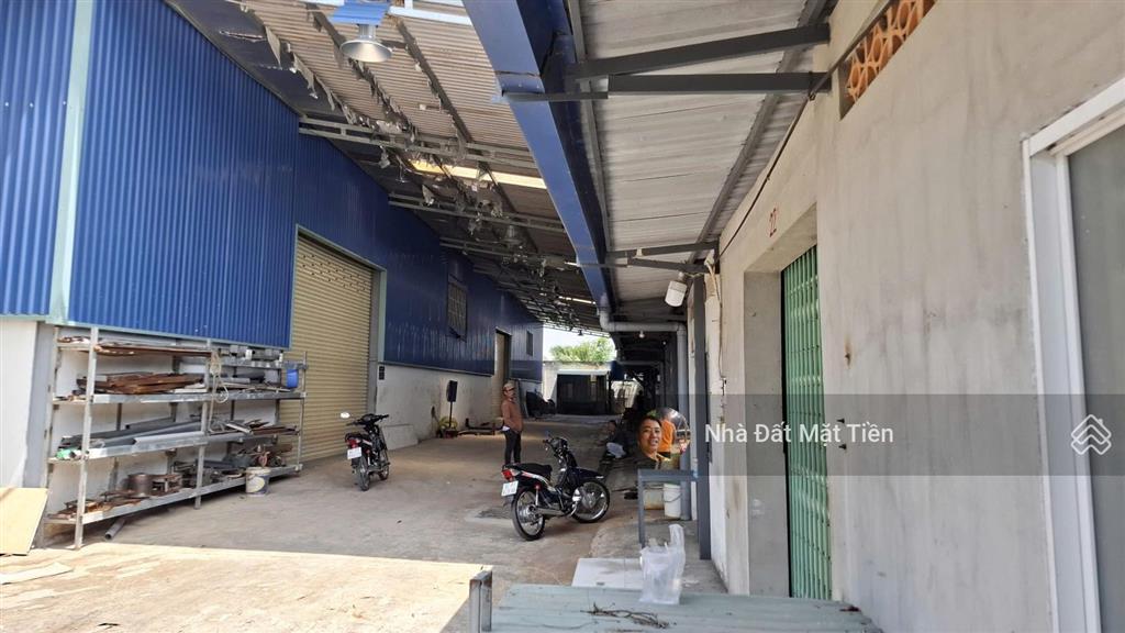 Hot  bán gấp nhà xưởng dt 1900m2 (35x55m) xã đức hòa thượng, đức hòa, long an