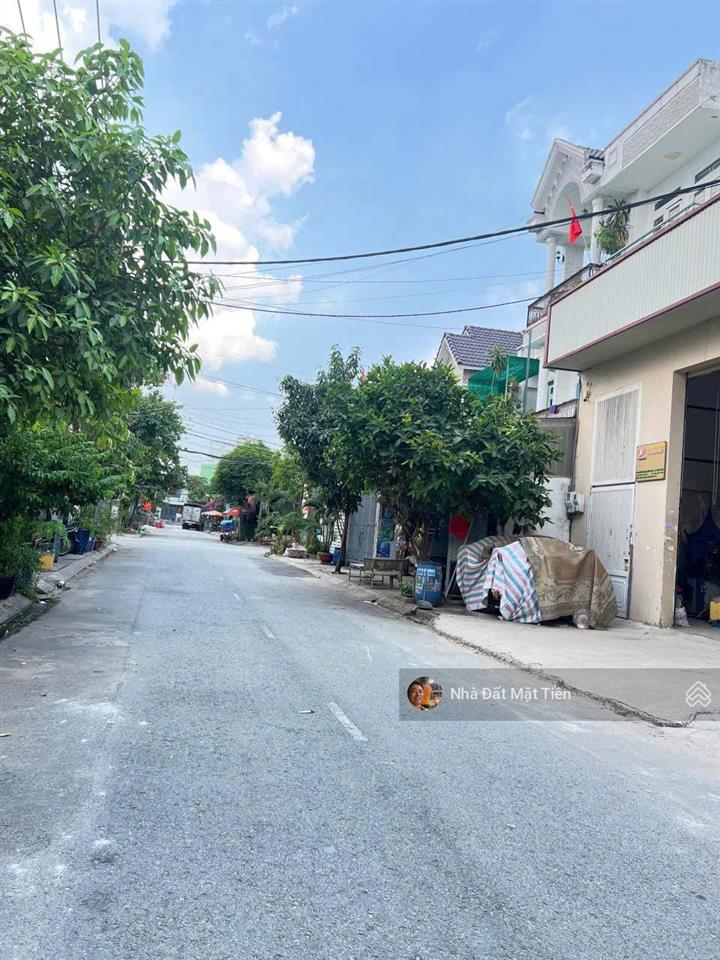 Bán gấp nhà xưởng 8x28, đường nhựa 12m, gần chợ bà điểm