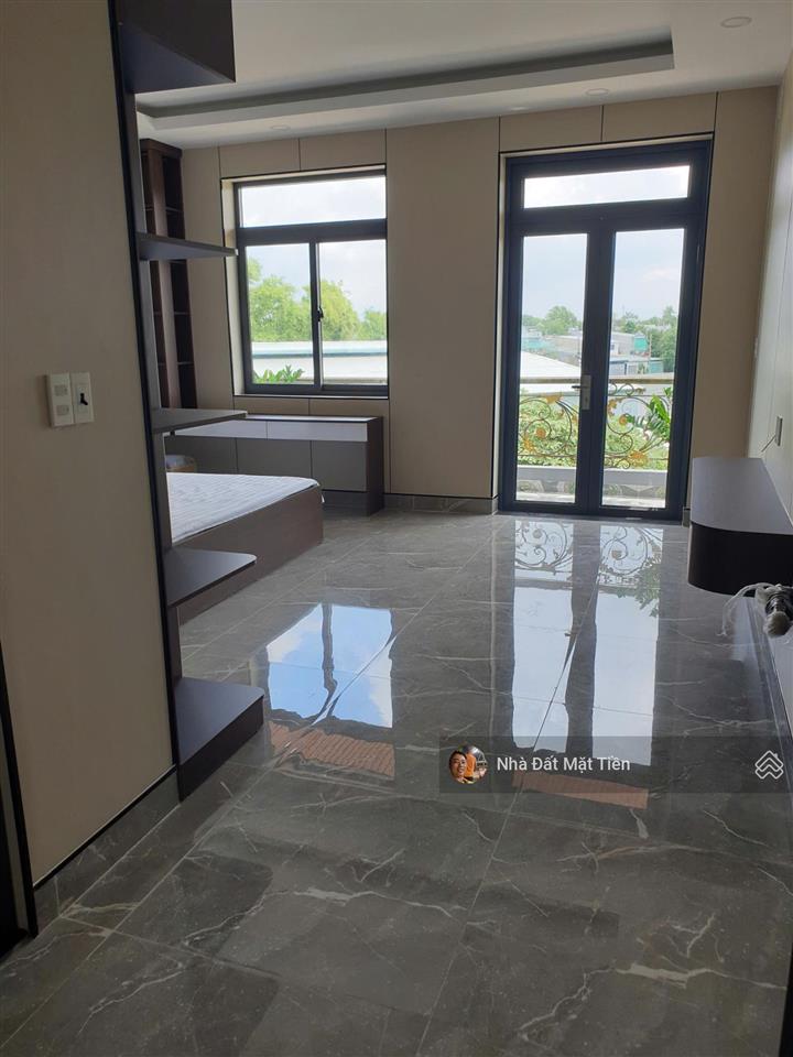 Hot  bán căn nhà 3 lầu dt 5m*22m (4pn) full nội thất cao cấp, gần chợ hóc môn