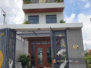 Hot bán căn nhà 3 lầu dt 5m*23m (4pn) full nội thất cao cấp, gần chợ hóc môn