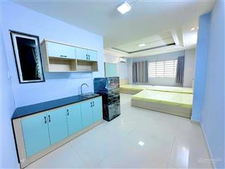 Phòng new rộng 30m2 full nội thất ở được nhiều người ngay cmt8 quận 3