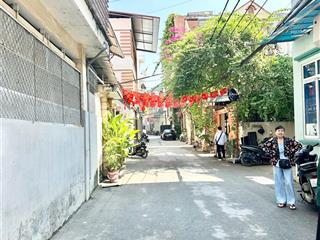 Nhổn  gần đh công nghiêp  37m2  ô tô đỗ cổng  full nội thất  5.x tỷ