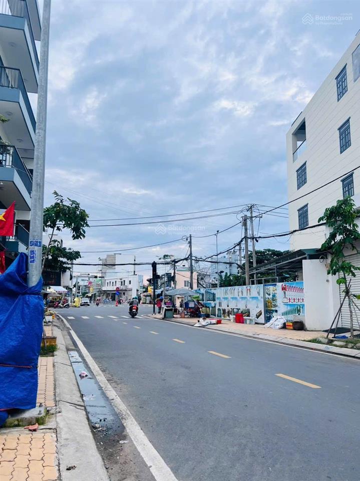 Nhỉnh 5 tỷ  nhà 2 tầng, 3 pn  hẻm 8m  ngay tô hiệu, hoà bình  giáp tân phú, ở và kinh doanh