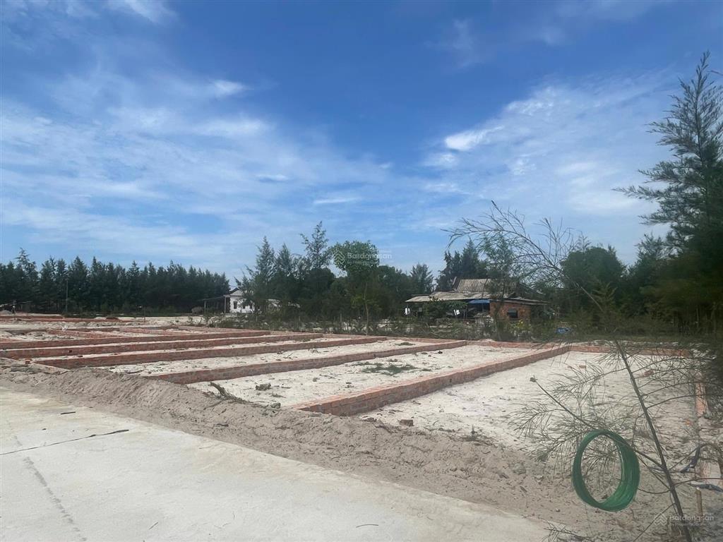 Bán gấp đất nền biển quảng trị  sổ đỏ trao tay  giá chỉ hơn 700 triệu/lô 100m2 đón sóng hạ tầng