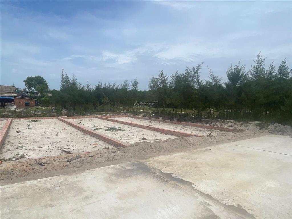 Bán gấp đất nền biển quảng trị  sổ đỏ trao tay  giá chỉ hơn 700 triệu/lô 100m2 đón sóng hạ tầng