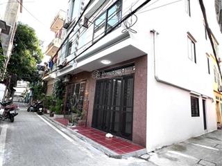 Chủ cần b.án g.ấp căn nhà 4t phường đức giang q long biên dt 40m2 giá hơn 8 t.ỷ.