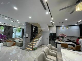 Chính chủ cho thuê căn biệt thự  full đồ cao cấp, thang máy vinhomes ocean park 1 (xin miễn tg)