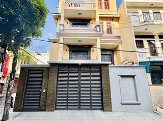 Tôi chính chủ bán gấp nhà lô góc 2 mặt tiền trần văn dư ngay cộng hoà. 7 tầng chỉ 40 tỷ tl tốt